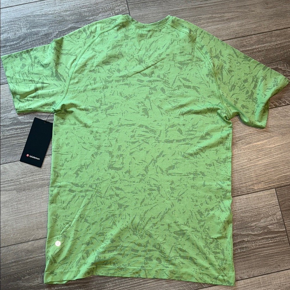 Lululemon Athletica Green Short Sleeve Tee